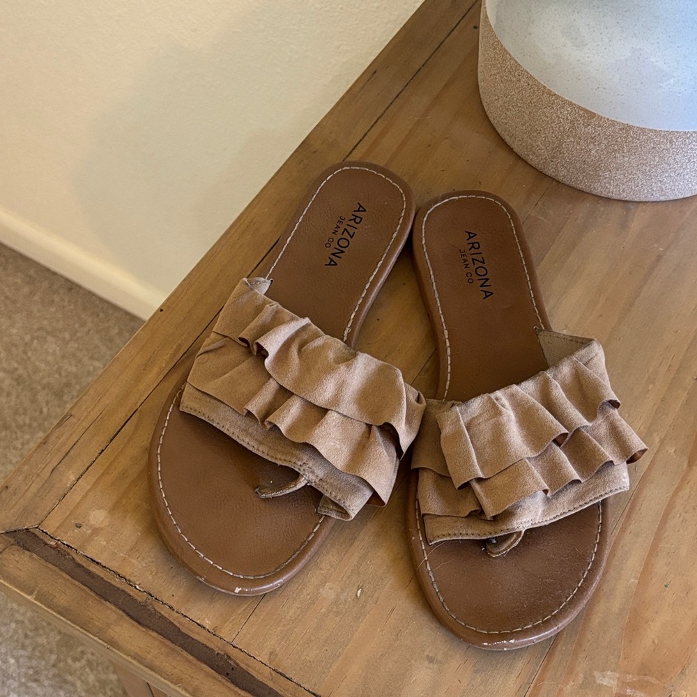 Arizona Jean Company Women's Brown Ruffle Sandals
